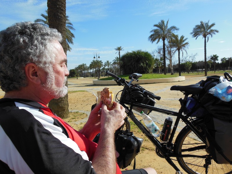 0021 DSCN0043 Don eating lunch in Jerez