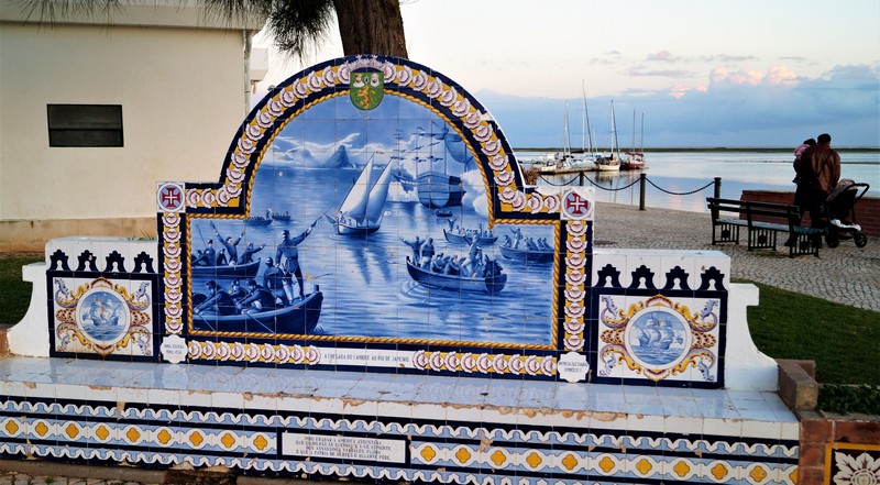 032 Olhao Promenade Colorful bench