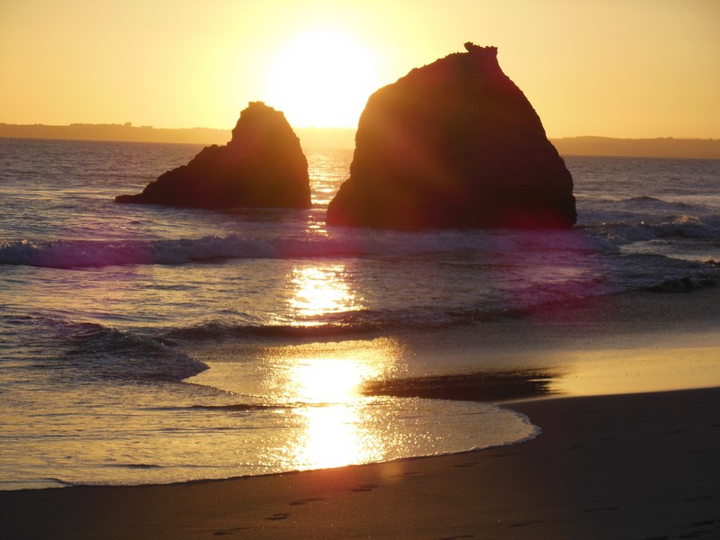0812 DSCN0427 Alvor Beach Dos Hermaos 2 brothers