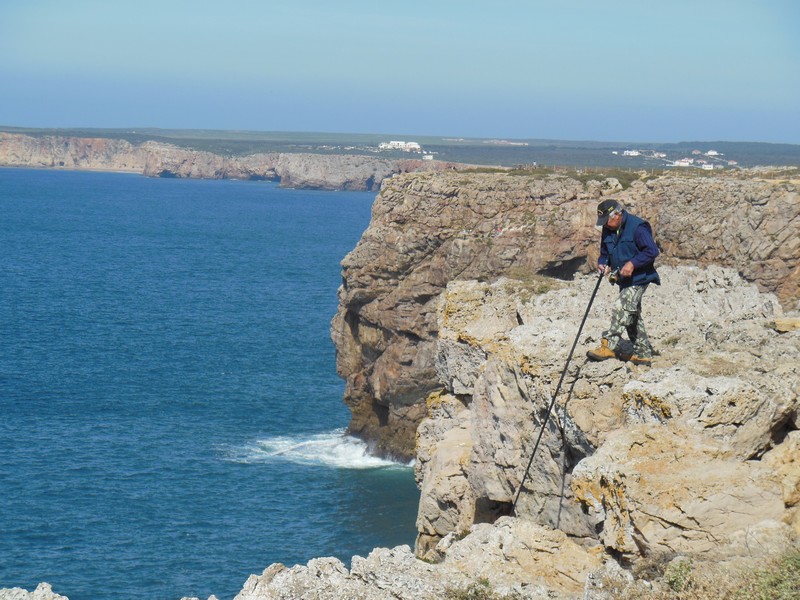 0846 DSCN0458 Sagres Fisherman