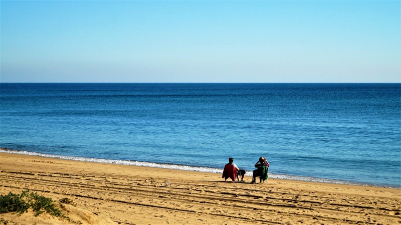 089 Isla Cristina Beach couple DSC09279