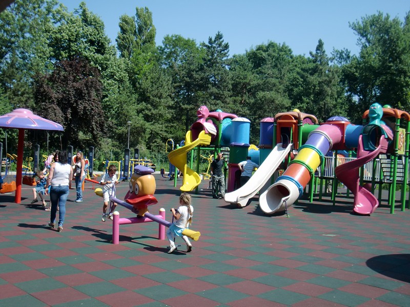 CIMG0965 Bucharest playground