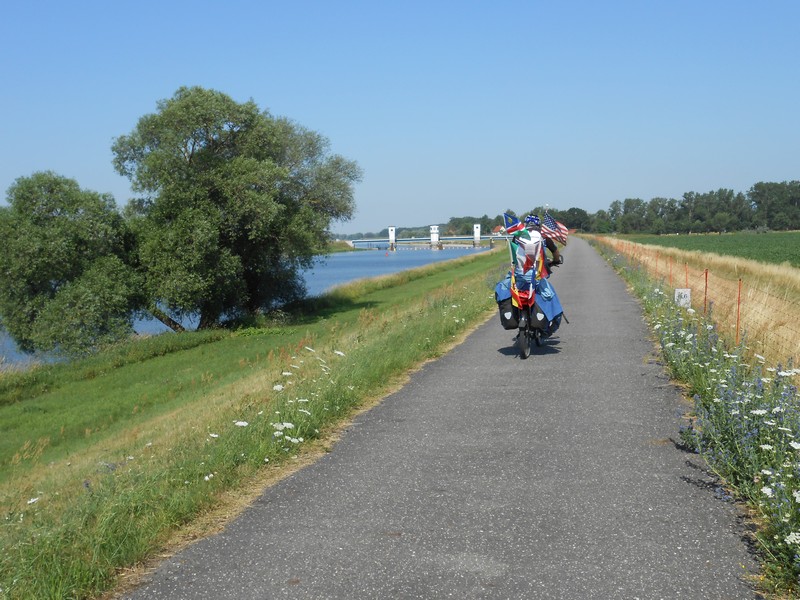 DSCN1508 Radwanderer