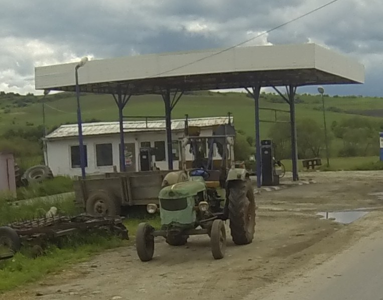 GOPR0486 Tractor North of Sibiu