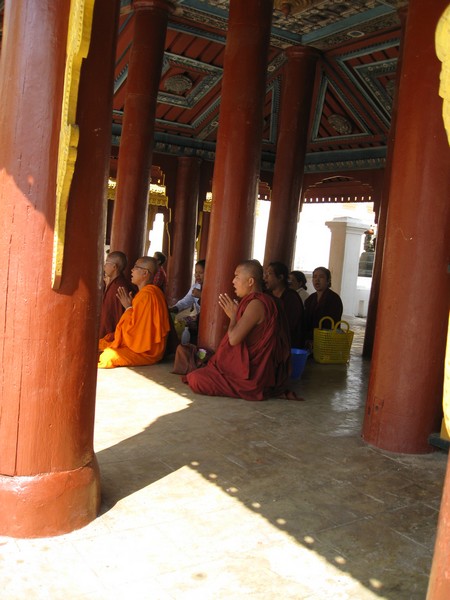 IMG_1934 Bagan monks