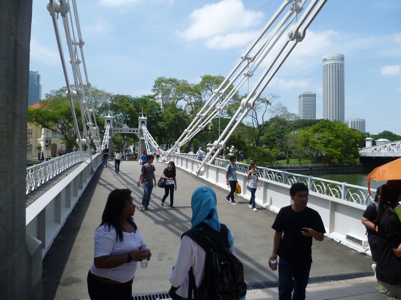 P1000085 Singapore Museum Bridge