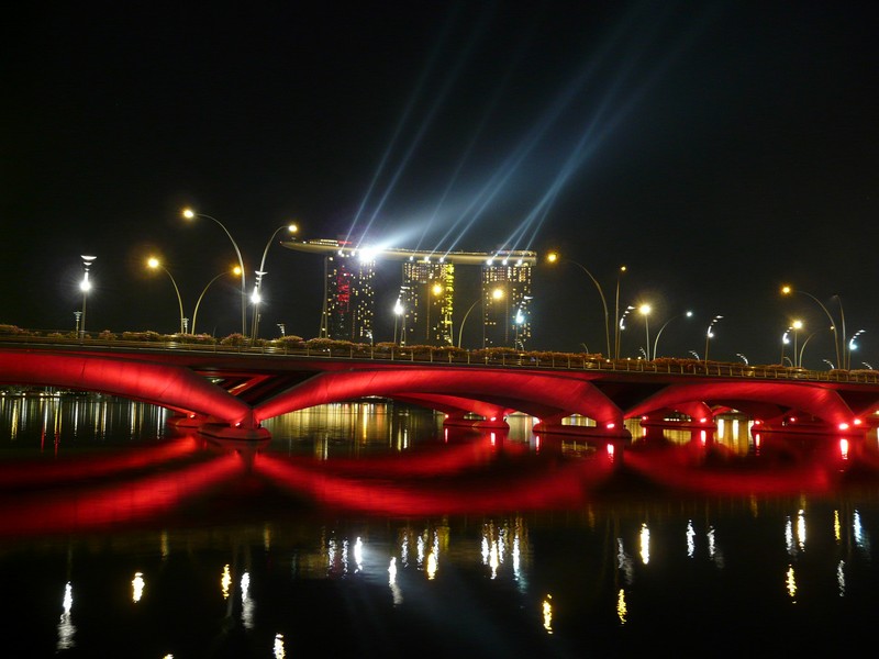 P1090395 Marina Bay Hotel with Red Bridge