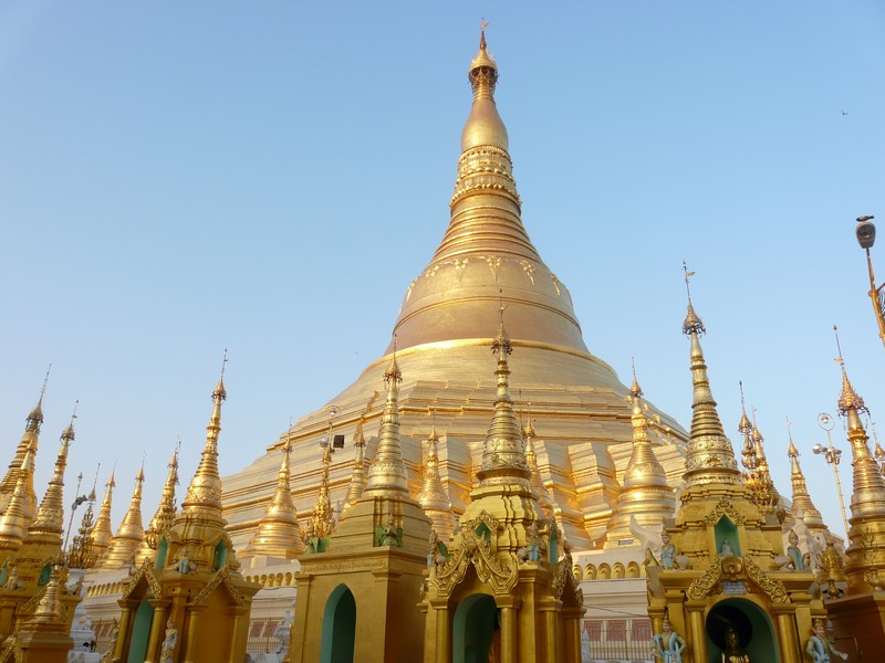 P1090790 P1090813 Yangon Schwedagon Pagoda