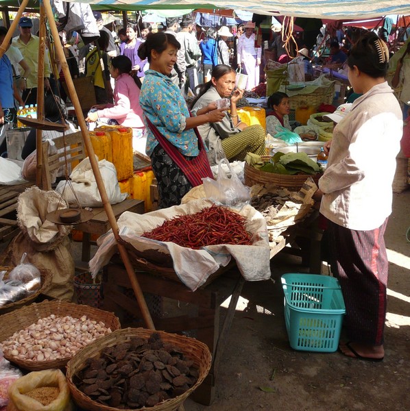 P1100276 Kalaw Market