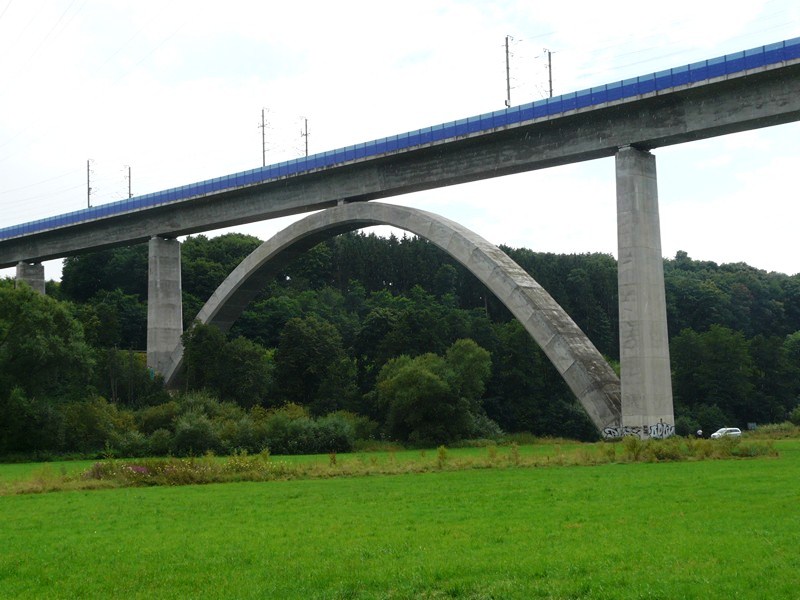 P1160083 Lahn Autobahn Bridge