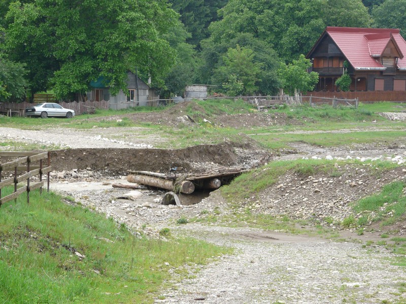 P1200633 Agapia Bridge wiped out