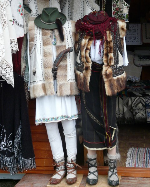 P1200739 Voronet clothes