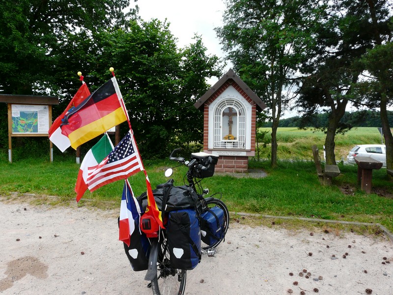 P1210168 Mittagspause Runder Stein bei L�tzelbach