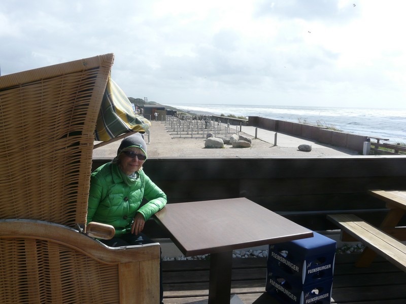 P1240640  Wenningenstedt Strandkorb Wind