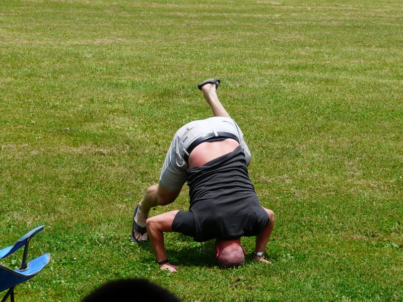 P1270685 Ben Headstand