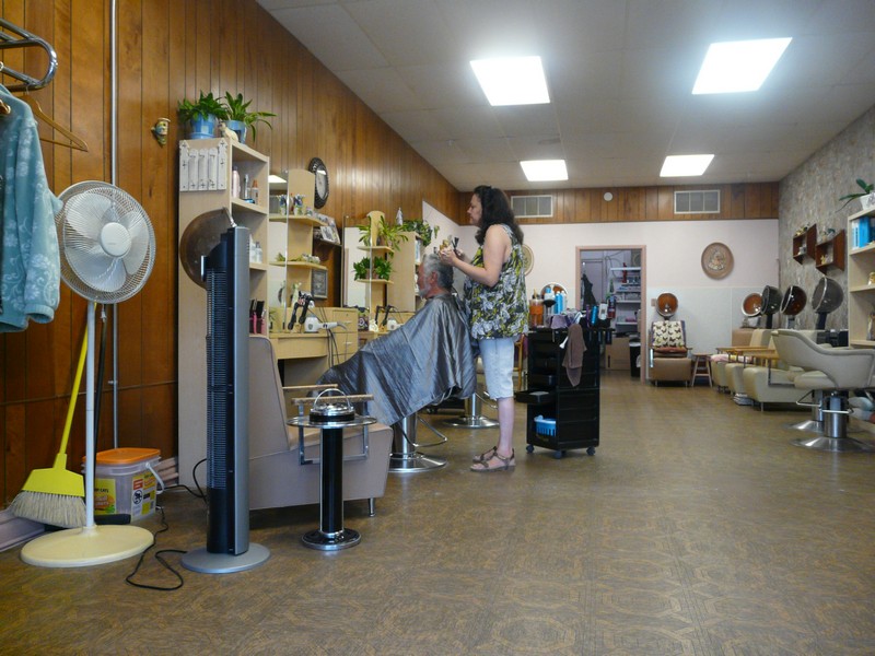 P1270900 Lisa cutting Don's Hair