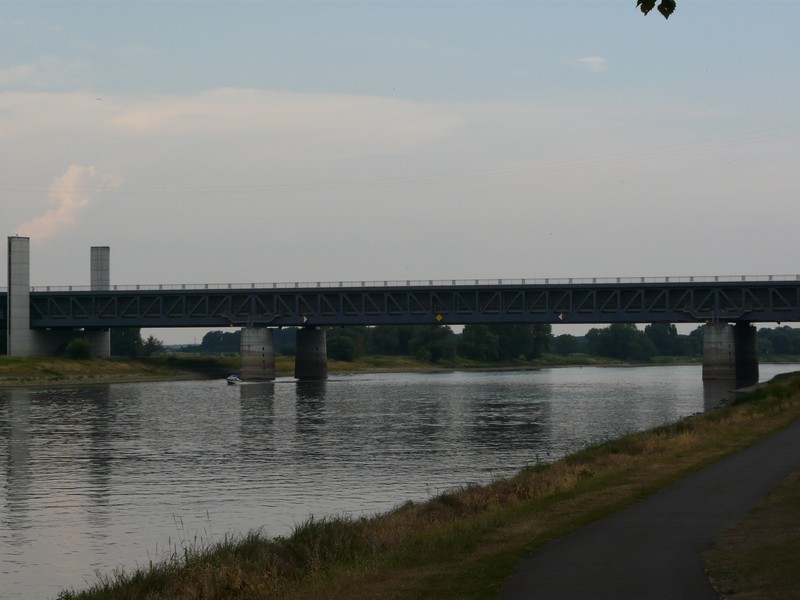 P1280086 Wasserstra�enkreuz Magdeburg